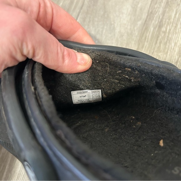 Crocs Classic Black Fleece-Lined Insulated Unisex Shoe Men’s Size 7 Women’s 9 - Picture 6 of 6